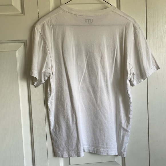 Uniqlo - Demon Slayer / kimetsu no yaiba - Tanjiro tee Worn - Picture 5 of 5